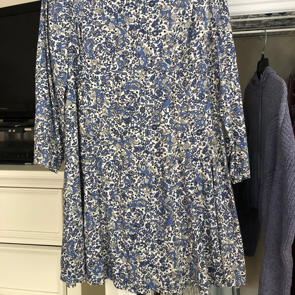 Crew Neck, Long Sleeve Shift Dress